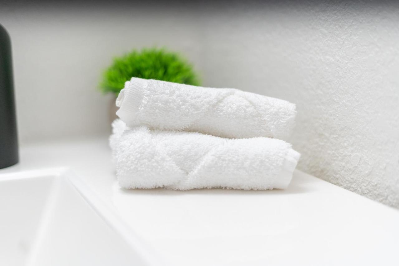 Midtown Bliss With Pool & Sports Use & Laundry & Parking Apartemen Phoenix