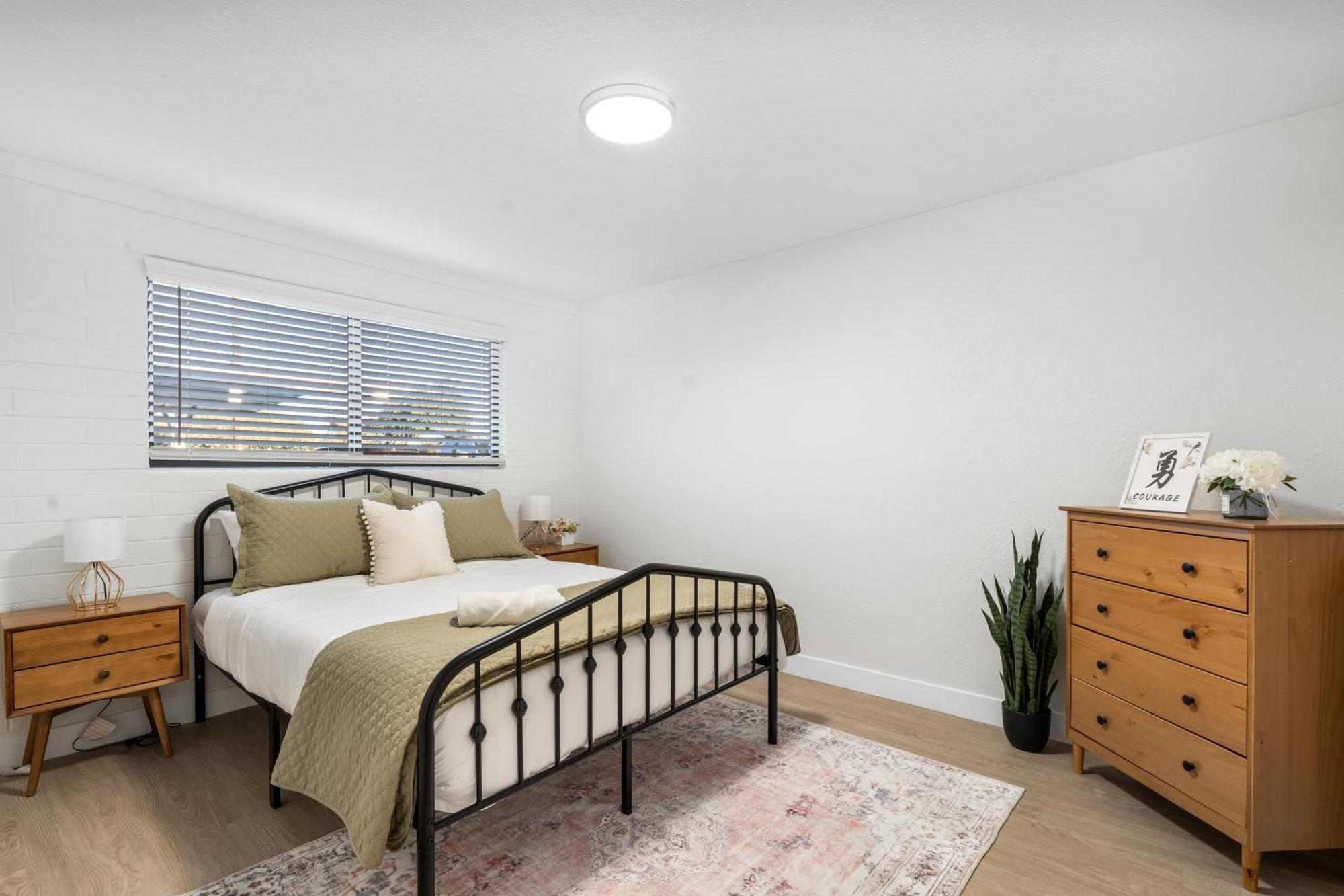 Midtown Bliss With Pool & Sports Use & Laundry & Parking * Phoenix